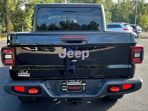 New 2025 Jeep Gladiator Mojave w/ Convenience Group image 9