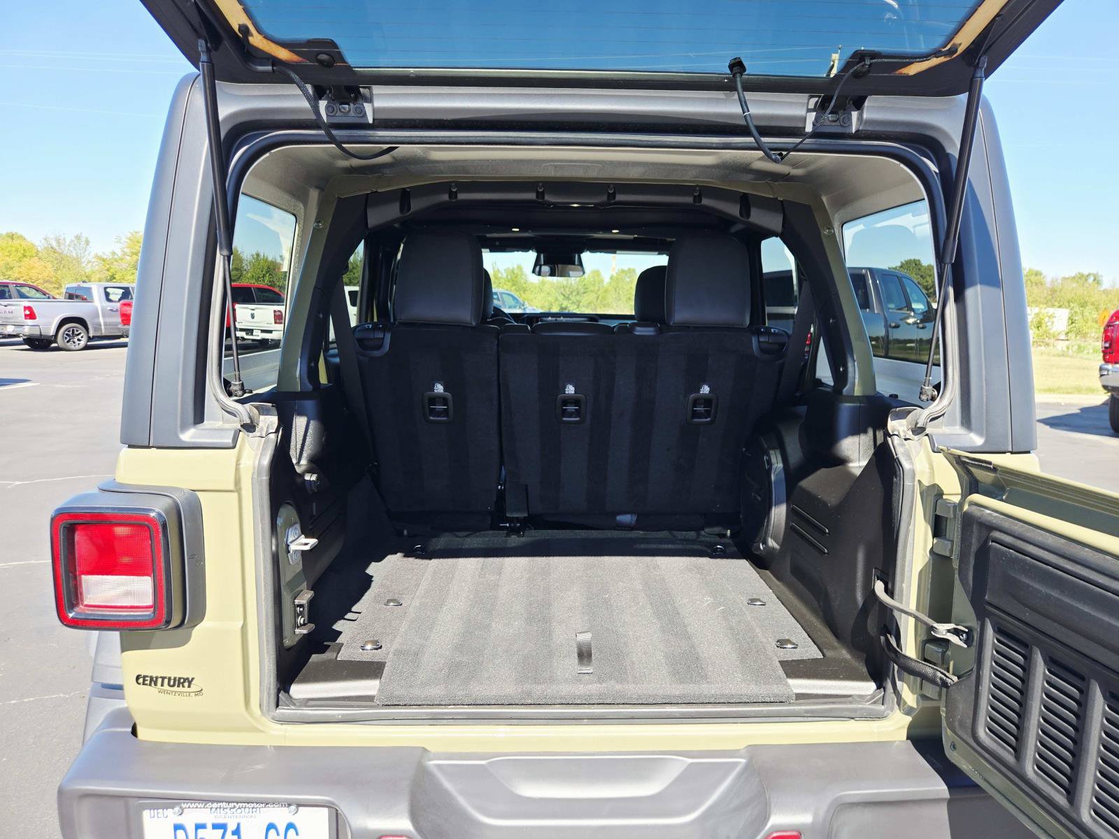 Used 2026 Jeep Wrangler Unlimited Sport AWD/4WD image 15