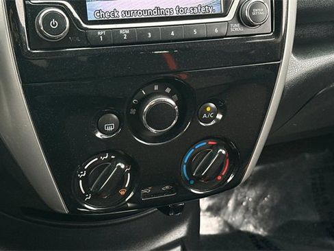 Used 2016 Nissan Versa Note SR image 24