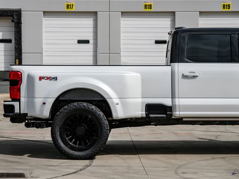 Used 2026 Ford F450 Platinum w/ FX4 Off-Road Package image 20