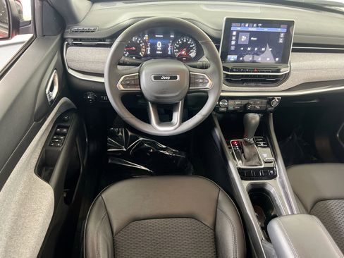 Used 2023 Jeep Compass Latitude image 20