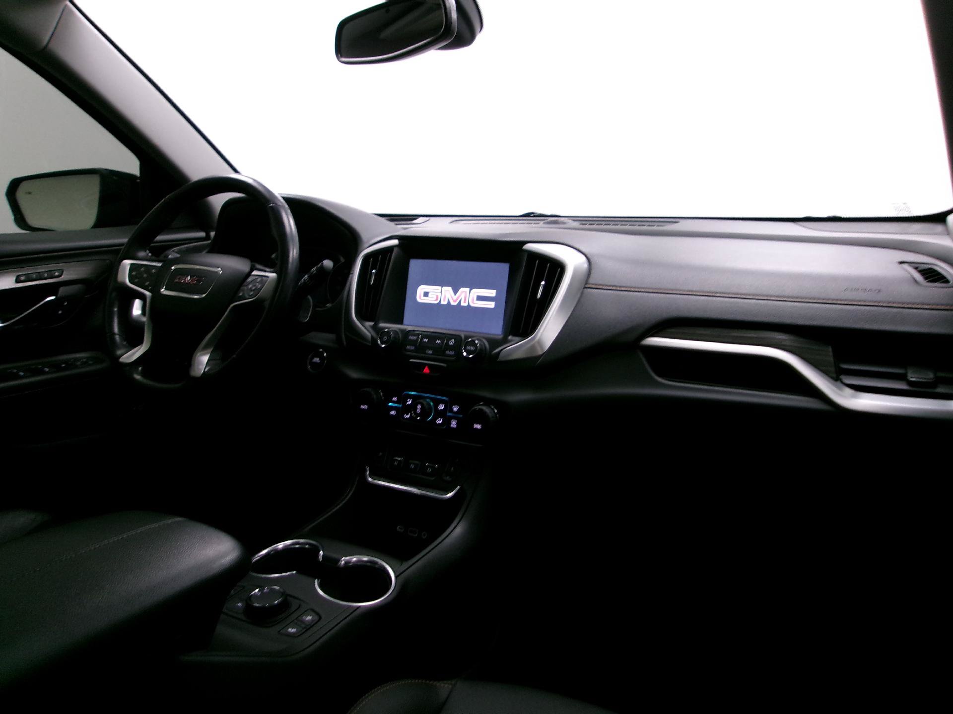 Used 2018 GMC Terrain SLT w/ Preferred Package FWD image 3