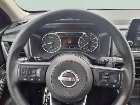 Used 2024 Nissan Rogue SV AWD/4WD image 14