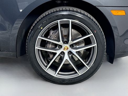 Used 2024 Porsche Macan image 32