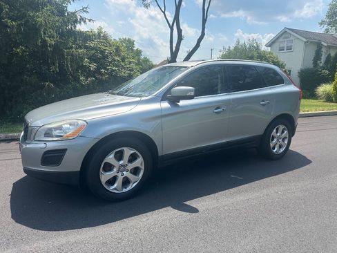 Used 2013 Volvo XC60 3.2 AWD/4WD image 4