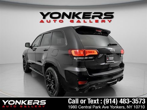 Used 2016 Jeep Grand Cherokee SRT image 2