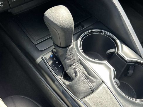 Used 2019 Toyota Camry LE FWD image 19