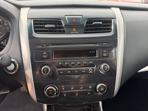 Used 2015 Nissan Altima 2.5 S w/ Power Driver Seat Package FWD image 15