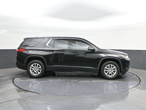 Used 2021 Chevrolet Traverse LS FWD image 24
