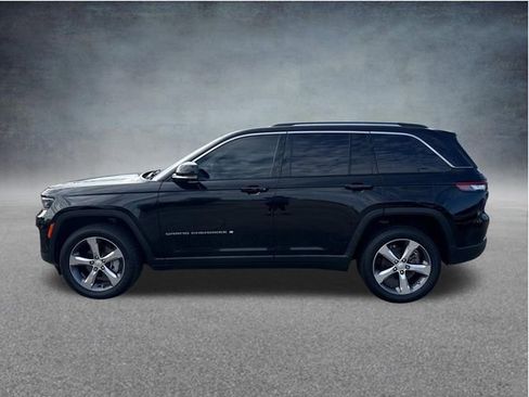 Used 2022 Jeep Grand Cherokee Limited w/ Luxury Tech Group II RWD image 7