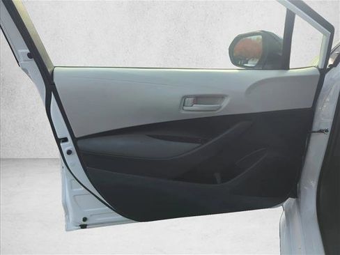 Used 2023 Toyota Corolla LE image 18