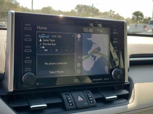 Used 2019 Toyota RAV4 Limited image 24