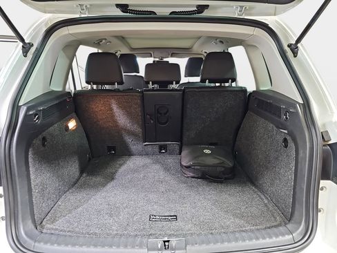 Used 2016 Volkswagen Tiguan SE image 14