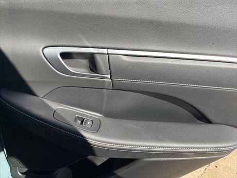 Used 2025 Hyundai Sonata Limited image 22