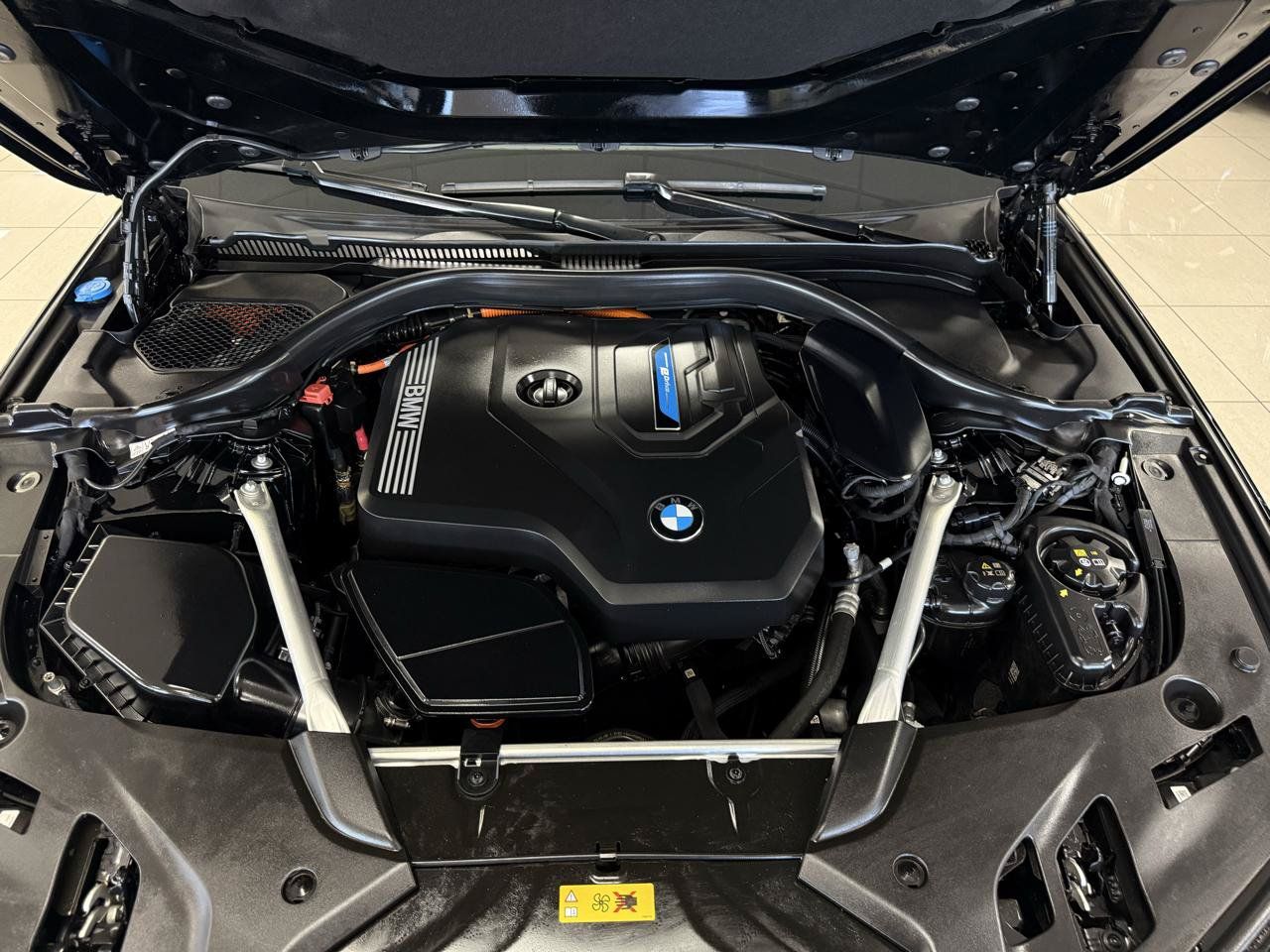 Used 2023 BMW 530e w/ Premium Package RWD image 32