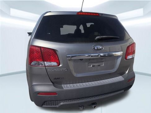 Used 2013 Kia Sorento LX w/ Value Pkg image 17