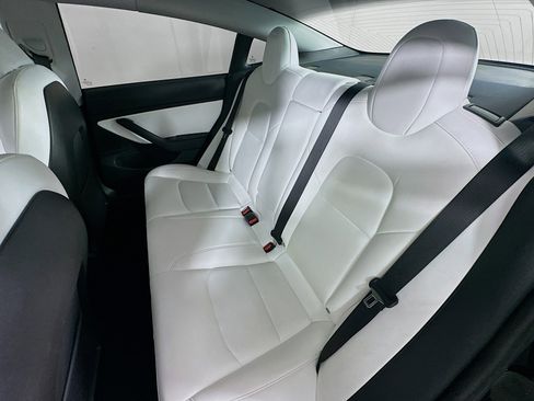 Used 2019 Tesla Model 3 Standard Range image 26