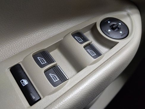 Used 2017 Ford Escape Titanium image 27