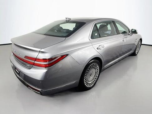 Used 2020 Genesis G90 3.3T Premium RWD image 5
