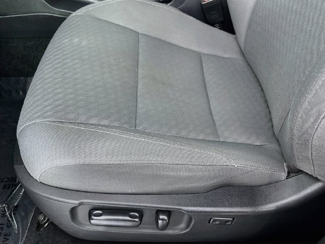 Used 2020 Toyota Tacoma SR5 w/ Technology Package AWD/4WD image 17