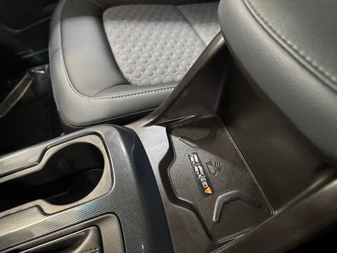 Used 2022 Chevrolet Colorado Z71 AWD/4WD image 18