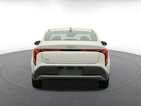 Used 2025 Kia K4 FWD image 8