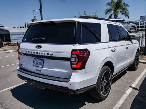 Used 2022 Ford Expedition Limited AWD/4WD image 14
