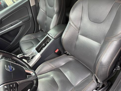 Used 2016 Volvo V60 T5 Cross Country Platinum image 6