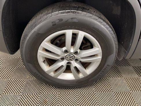 Used 2014 Volkswagen Tiguan S image 34