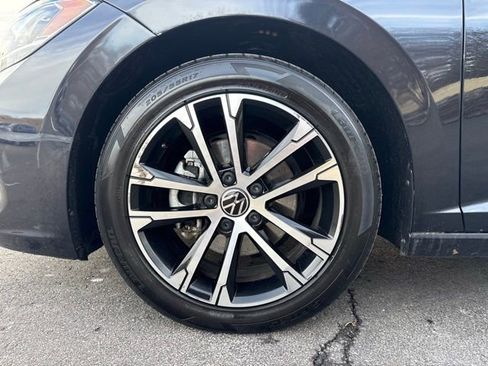 Used 2022 Volkswagen Jetta Sport image 12