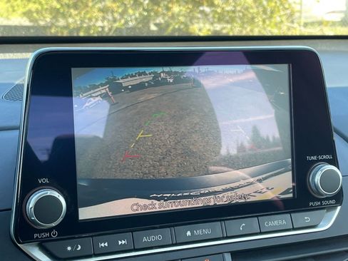 Used 2025 Nissan Altima 2.5 SV image 23