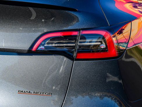 Used 2023 Tesla Model Y Long Range image 8