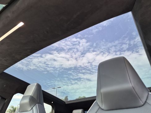 Used 2024 Tesla Cybertruck Cyberbeast AWD/4WD image 28