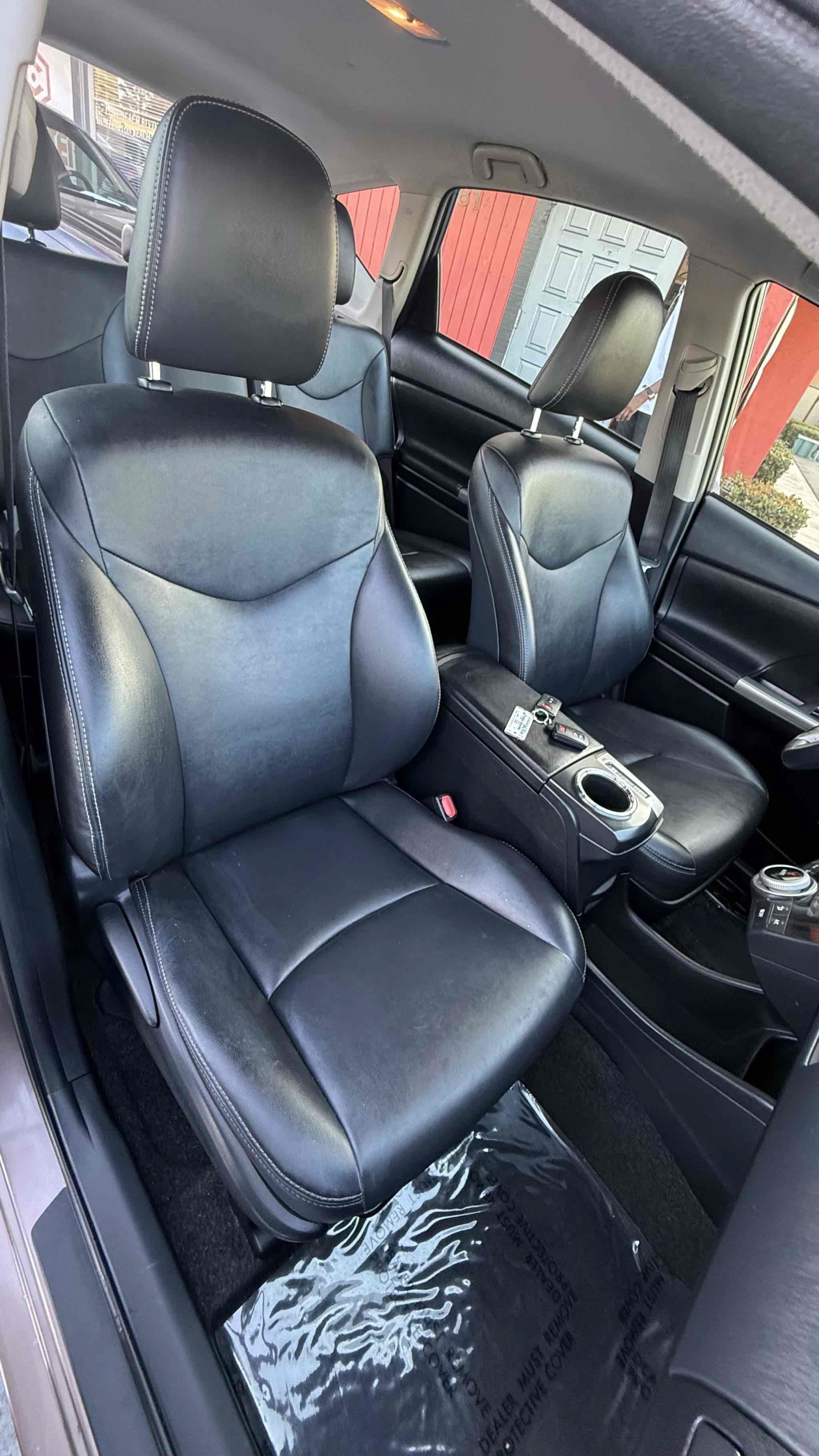 Used 2017 Toyota Prius V Four FWD image 17