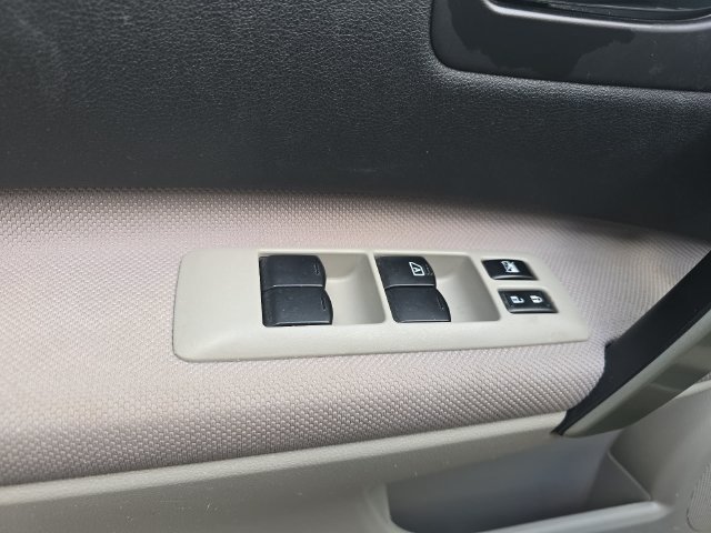 Used 2012 Nissan Rogue S AWD/4WD image 24
