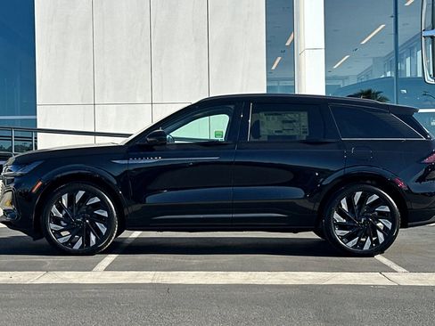 New 2026 Lincoln Nautilus Reserve w/ Jet Appearance Package image 6