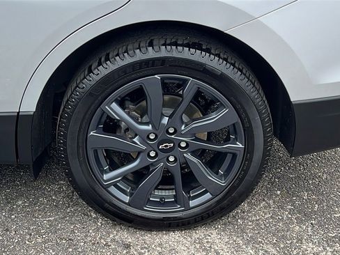 Used 2022 Chevrolet Equinox RS w/ RS Leather Package image 9