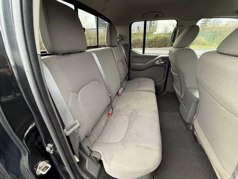 Used 2019 Nissan Frontier SV image 11