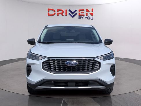 Used 2025 Ford Escape Active w/ Cold Weather Package image 8