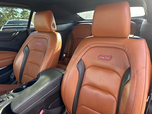 Used 2016 Chevrolet Camaro SS image 17