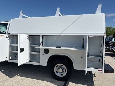 New 2024 Chevrolet Express 3500 w/ Power Convenience Package RWD image 6