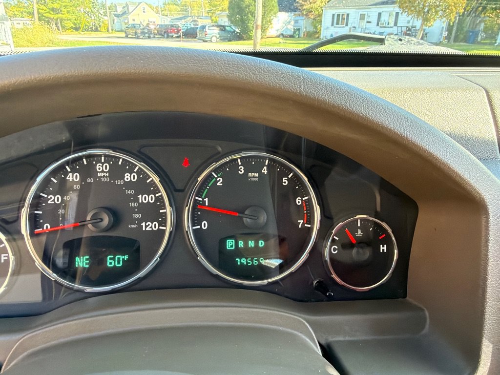 Used 2012 Jeep Liberty Sport w/ Driver Convenience Group AWD/4WD image 16