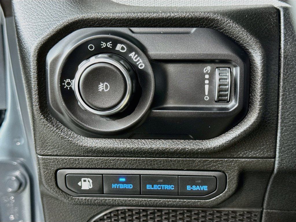 Used 2024 Jeep Wrangler Unlimited AWD/4WD image 20