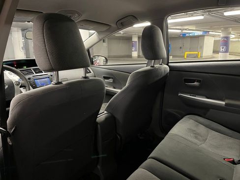 Used 2014 Toyota Prius V Five image 19