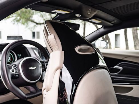 Used 2023 Aston Martin DB11 Coupe RWD image 28