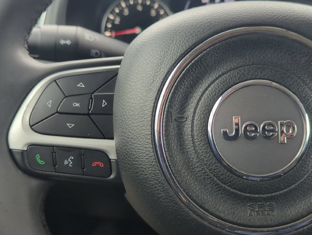 Used 2018 Jeep Renegade Latitude FWD image 15