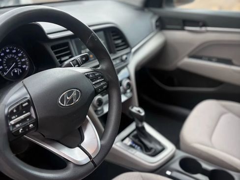 Used 2019 Hyundai Elantra SEL image 29