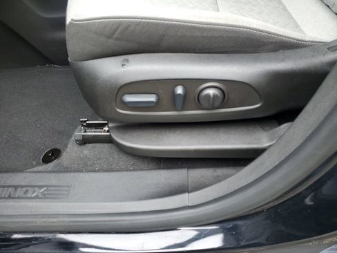 Used 2022 Chevrolet Equinox LT FWD image 19