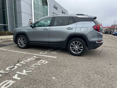 Used 2024 GMC Terrain SLT image 26