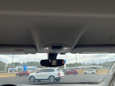 Used 2019 Chrysler Pacifica Touring Plus w/ Tire & Wheel Group image 12